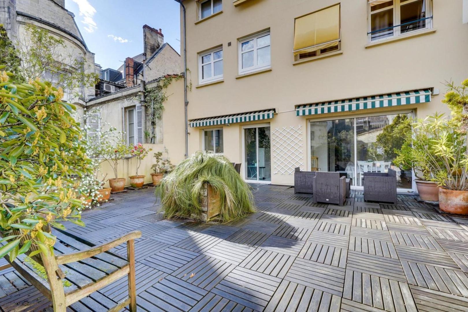Lovely Apartment With Exceptional Terrace Bordeaux Exterior photo